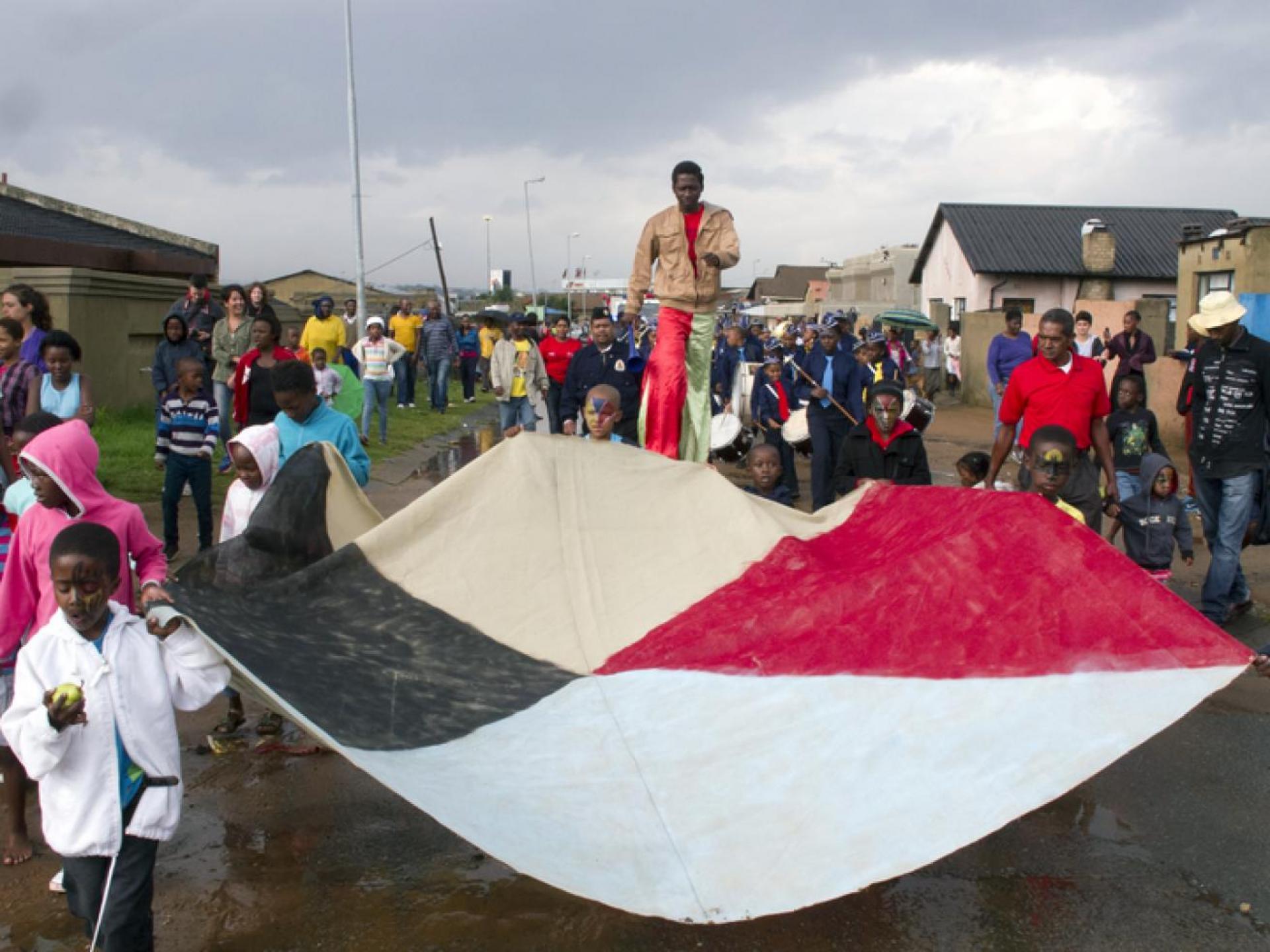 “Soweto: Ubuntu Park” (2014) – The Soweto Street Festival. | Photo © Terry Kurgan